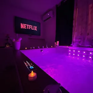 Expérience Unique - Love à - Avec Un Jacuzzi Privé Appartement